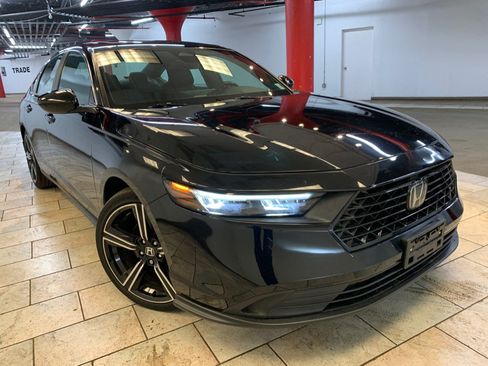 Used 2024 Honda Accord Sport image 2