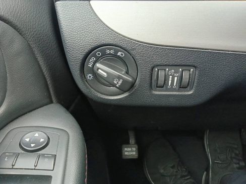 Used 2018 Dodge Grand Caravan GT FWD image 23