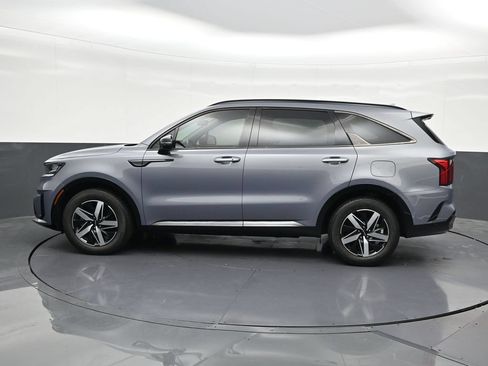 Used 2023 Kia Sorento S FWD image 2