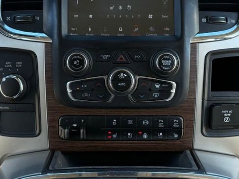 Used 2018 RAM 3500 Laramie w/ Convenience Group AWD/4WD image 20