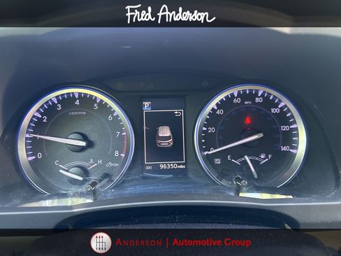Used 2018 Toyota Highlander XLE AWD/4WD image 3