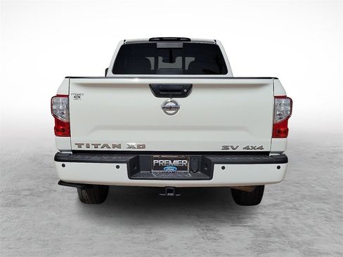 Used 2019 Nissan Titan SV w/ SV Convenience Package image 9
