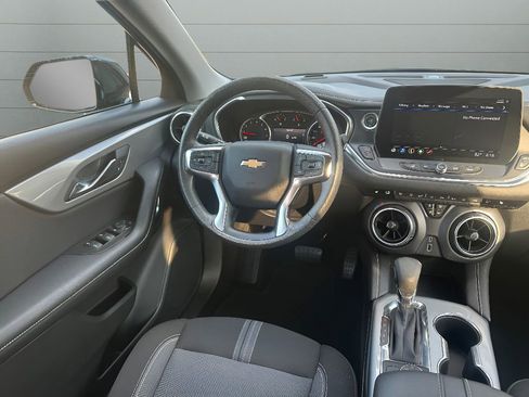 Used 2025 Chevrolet Blazer LT AWD/4WD image 16