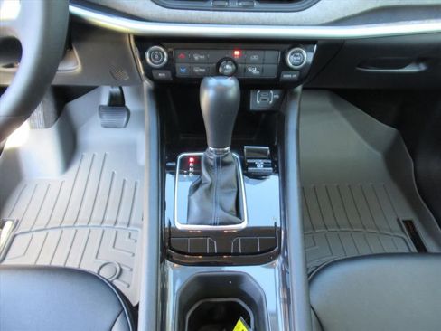 Used 2022 Jeep Compass Latitude image 22