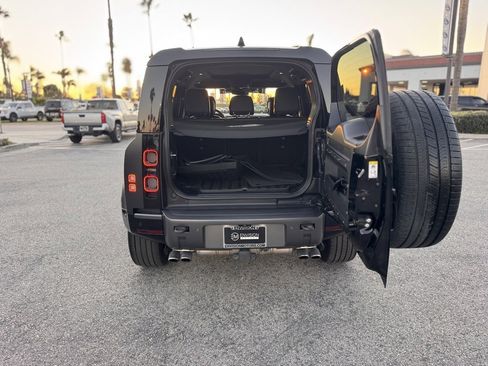 Used 2022 Land Rover Defender 110 V8 image 13