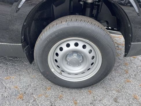 New 2025 Ford Maverick XL image 21