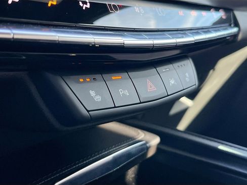 Used 2024 Cadillac XT4 Premium Luxury w/ Cold Weather Package FWD image 19