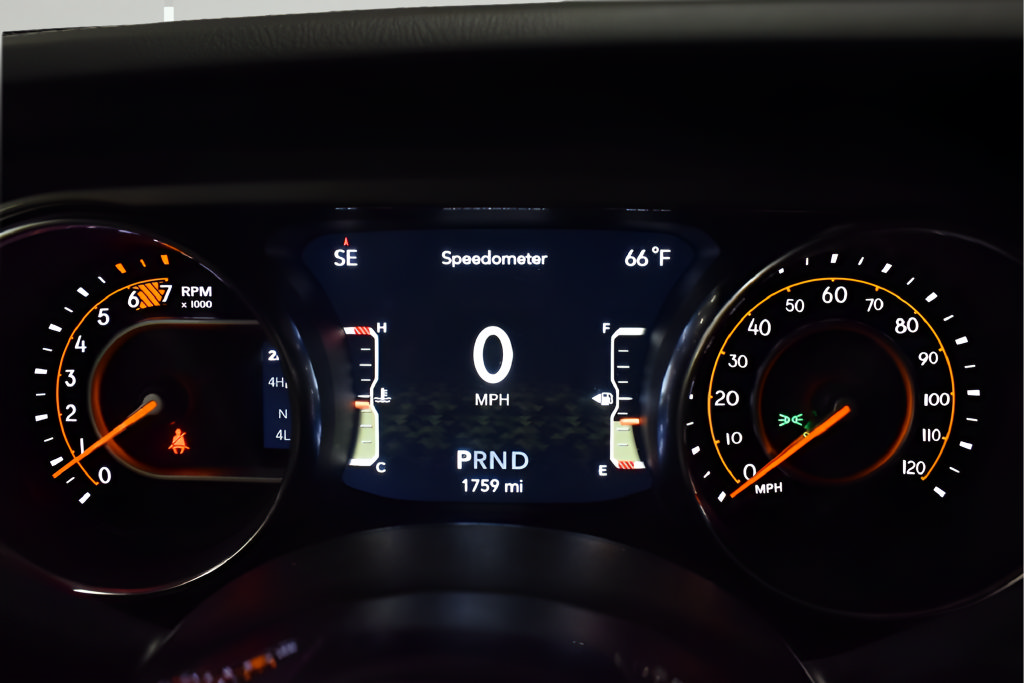 Used 2023 Jeep Wrangler Unlimited Sahara AWD/4WD image 18