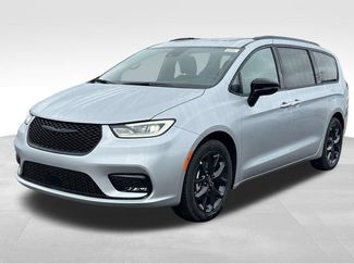 New 2026 Chrysler Pacifica Limited w/ S Appearance Package video 3