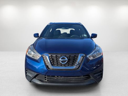 Used 2019 Nissan Kicks SV image 2