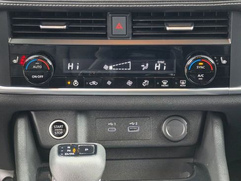 Used 2023 Nissan Rogue SV w/ SV Premium B Package image 24