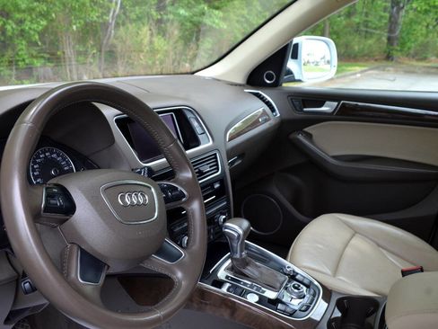 Used 2016 Audi Q5 2.0T Premium Plus w/ Technology Package AWD/4WD image 15