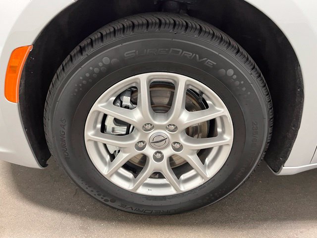 Used 2024 Chrysler Pacifica Touring-L FWD image 28