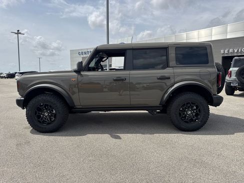 New 2026 Ford Bronco Badlands image 10