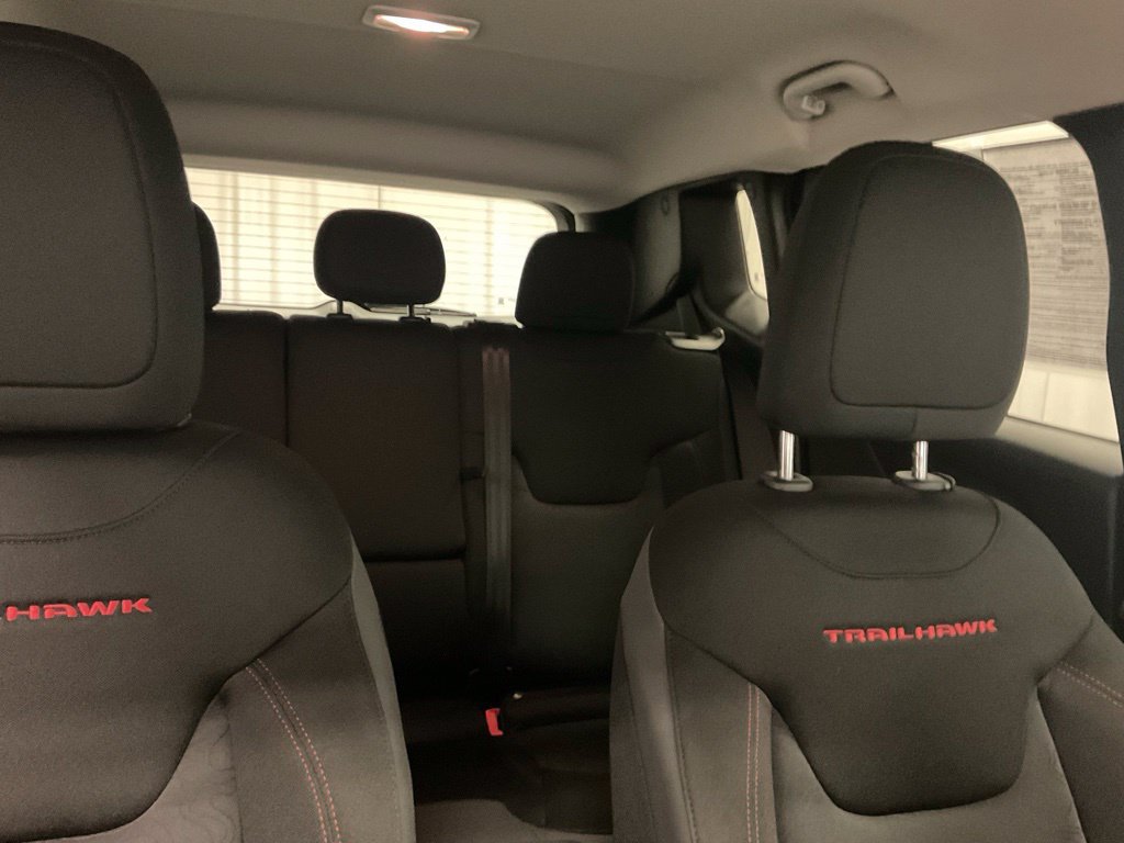 Used 2022 Jeep Renegade Trailhawk AWD/4WD image 31