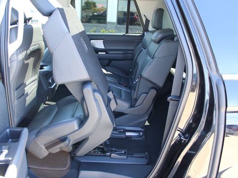 Used 2025 Ford Expedition Max Active AWD/4WD image 10