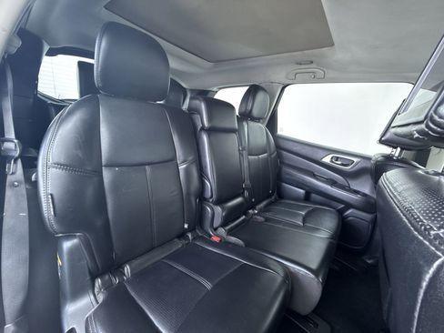 Used 2018 Nissan Pathfinder Platinum image 39