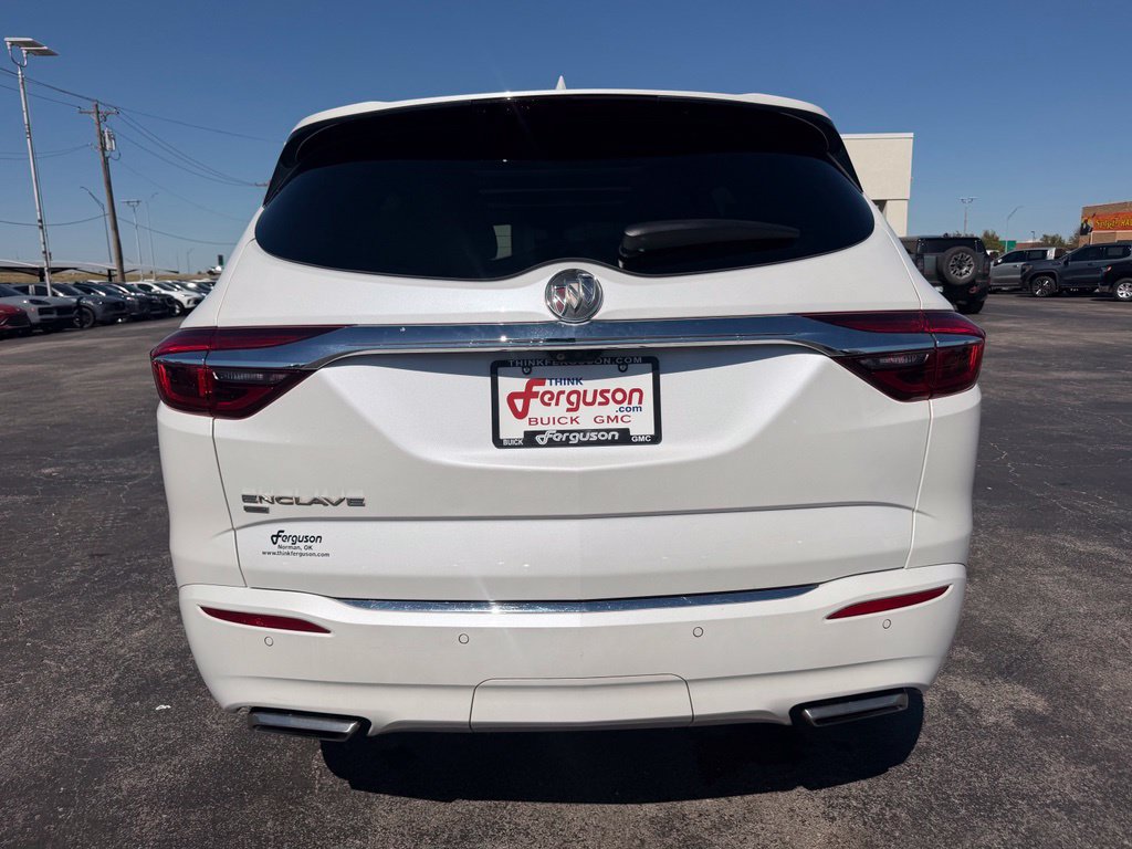 Used 2020 Buick Enclave Avenir w/ Avenir Technology Package AWD/4WD image 16