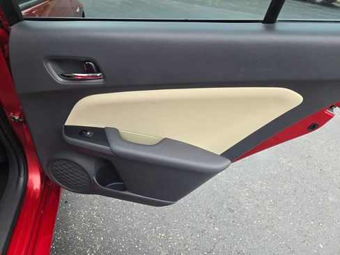 Used 2016 Toyota Prius Four image 8