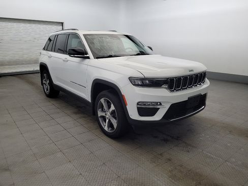 Used 2023 Jeep Grand Cherokee 4WD 4xe w/ Luxury Tech Group II image 13