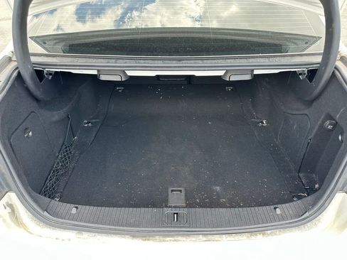 Used 2014 Mercedes-Benz E 350 Sedan image 17