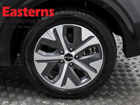 Used 2022 Kia Niro EX w/ Cold Weather Package image 32
