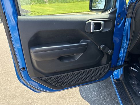 Used 2021 Jeep Gladiator Sport AWD/4WD image 15