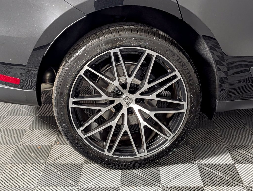 New 2026 Porsche Macan AWD/4WD image 13
