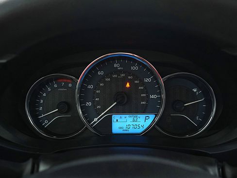 Used 2015 Toyota Corolla LE image 22