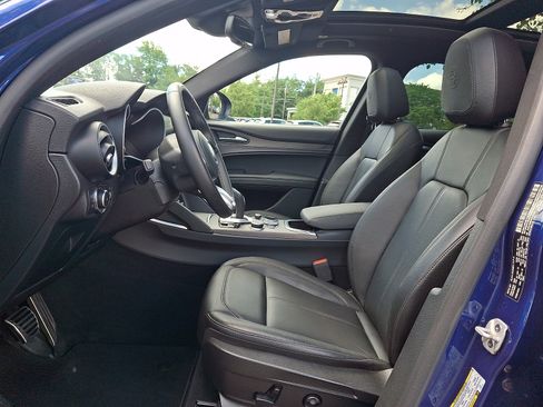 Used 2022 Alfa Romeo Stelvio Ti AWD/4WD image 13
