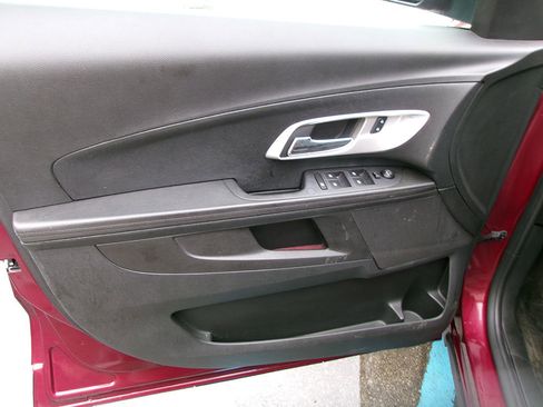 Used 2017 Chevrolet Equinox LT w/ Convenience Package image 14