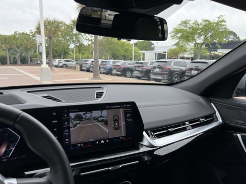 Used 2025 BMW X2 xDrive28i image 29