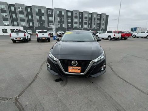 Used 2020 Nissan Altima 2.5 SV image 3