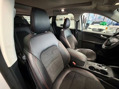 Used 2021 Ford Escape SEL w/ SEL Stealth AWD Package image 28