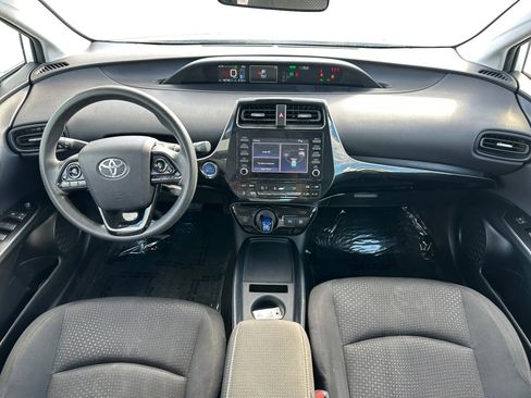 Used 2020 Toyota Prius LE image 11