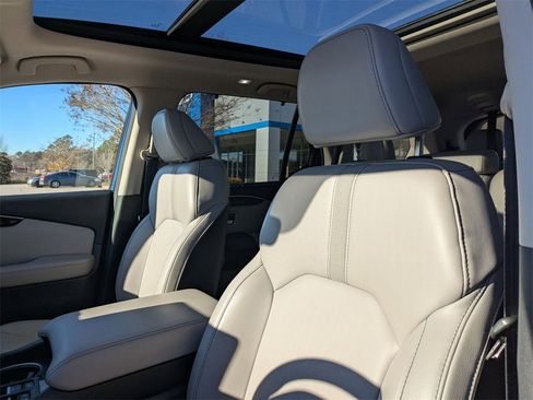 Used 2024 Honda Pilot Touring image 14