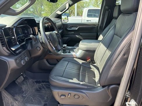 Used 2024 Chevrolet Silverado 1500 High Country w/ High Country Premium Package AWD/4WD image 14