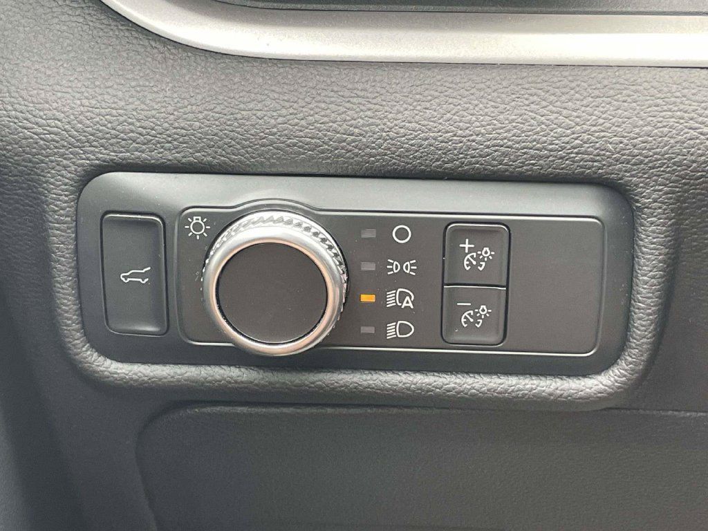 Certified 2022 Ford Explorer XLT RWD image 26