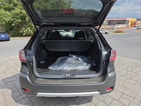 New 2025 Subaru Outback Limited image 7