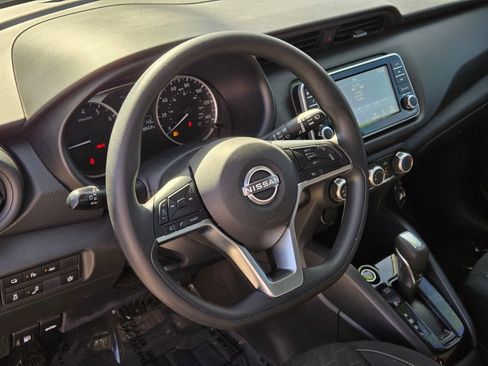 Used 2022 Nissan Kicks S w/ Interior Electronics Package FWD image 22