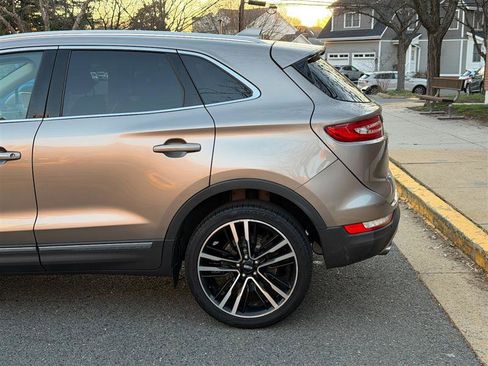 Used 2018 Lincoln MKC Reserve w/ Lincoln MKC Climate Package image 11