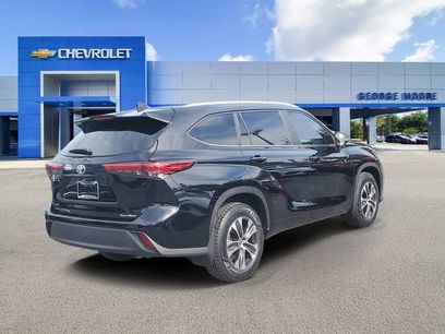 Used 2023 Toyota Highlander LE