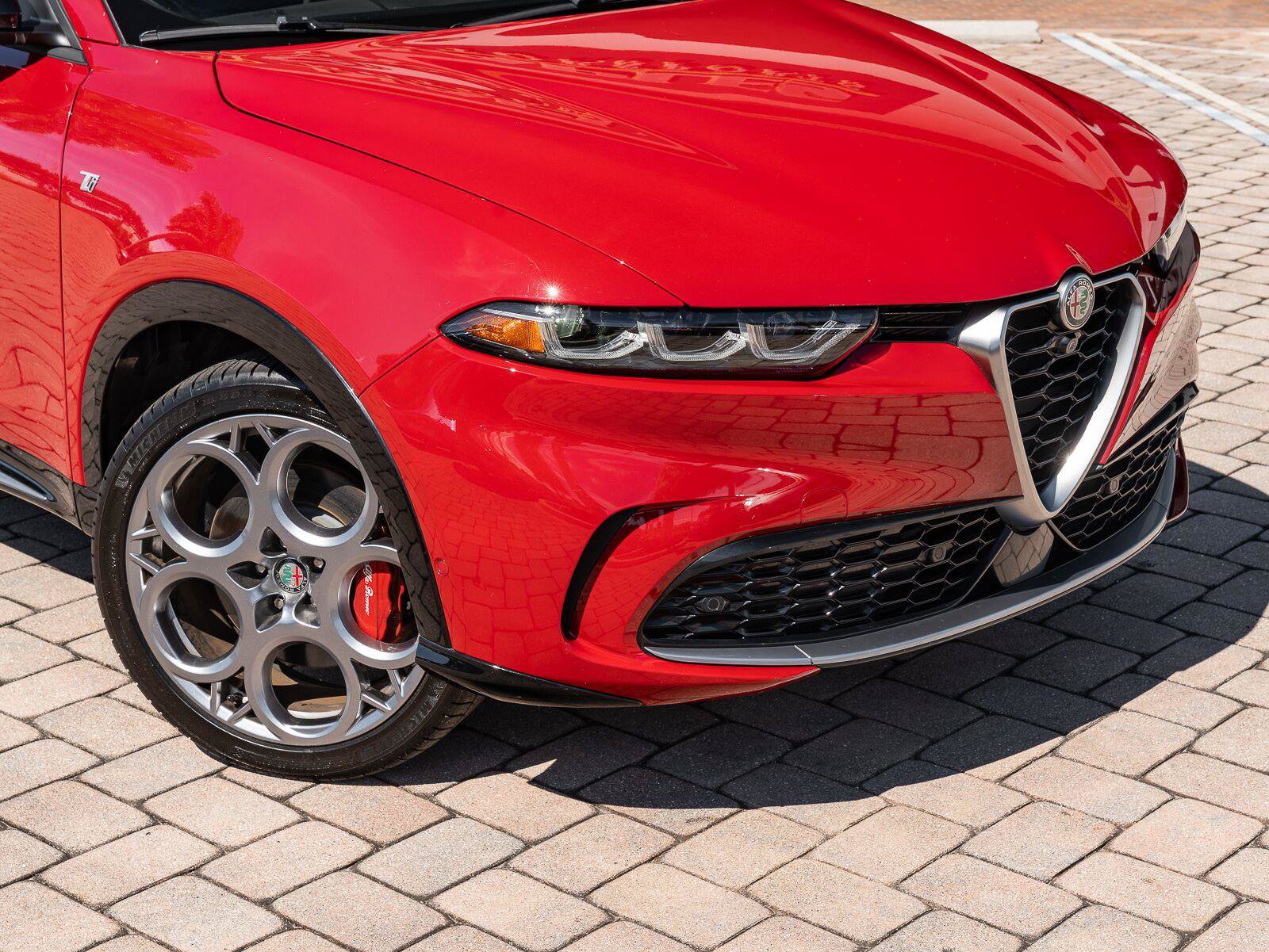 Used 2024 Alfa Romeo Tonale Ti AWD/4WD image 8