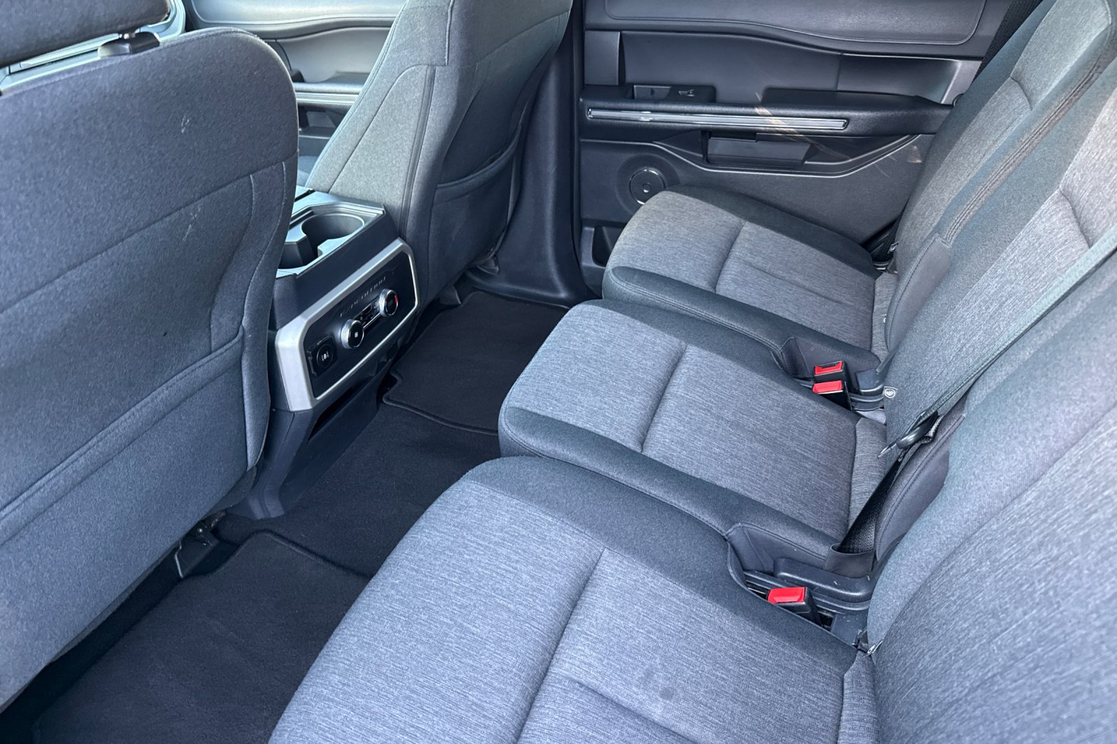 Used 2024 Ford Expedition XLT AWD/4WD image 15