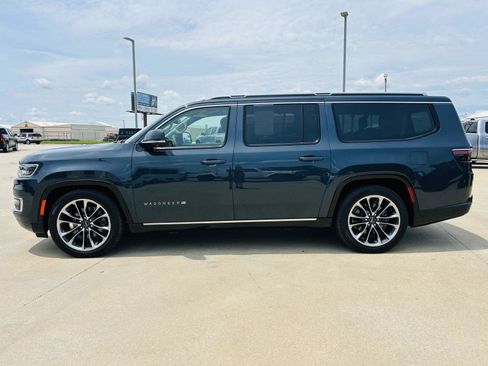 Used 2023 Jeep Wagoneer L Series III w/ Premium Group I AWD/4WD image 43