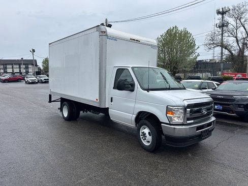 New 2027 Ford E-450 and Econoline 450 Super Duty w/ Power Equipment Group RWD image 3