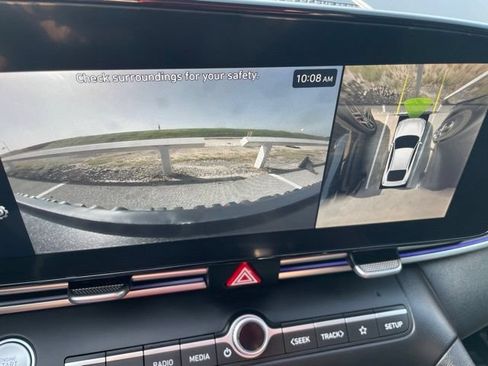 Used 2024 Hyundai Elantra Limited FWD image 27