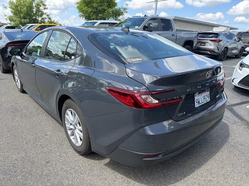 Used 2026 Toyota Camry LE w/ Convenience Package FWD image 4