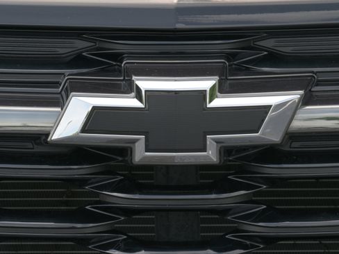 Used 2025 Chevrolet Trax RS w/ Driver Confidence Package FWD image 28