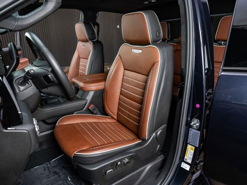 Used 2025 GMC Sierra 2500 Denali Ultimate image 30